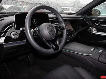 MERCEDES-BENZ E400e 4M Exclusive SuperScreen Burm 360 Ventil