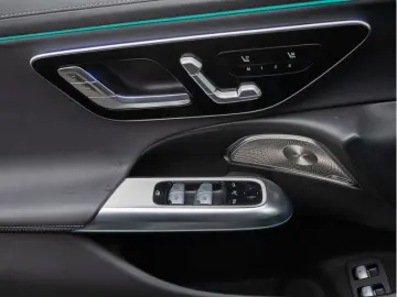 MERCEDES-BENZ E400e 4M Exclusive SuperScreen Burm 360 Ventil