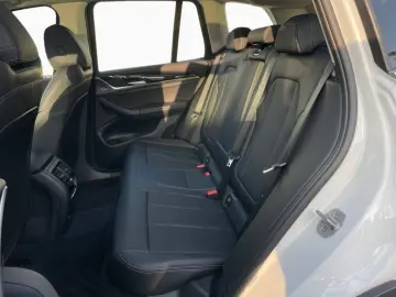 BMW X3 xDrive30e Pano HuD HiFi Kam Laser KomZu DA