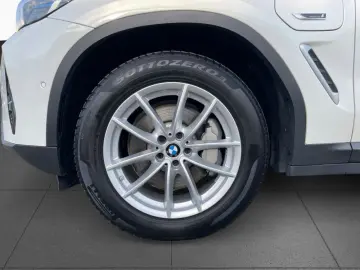 BMW X3 xDrive30e Pano HuD HiFi Kam Laser KomZu DA
