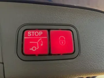 MERCEDES-BENZ GLA 200 d AMG-Line AHK  Multibeam  Distronic