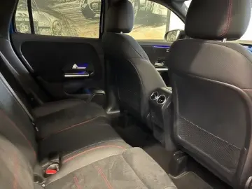 MERCEDES-BENZ GLA 200 d AMG-Line AHK  Multibeam  Distronic