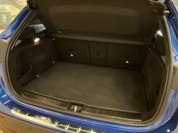 MERCEDES-BENZ GLA 200 d AMG-Line AHK  Multibeam  Distronic