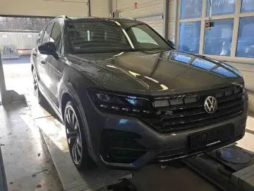 VW TOUAREG 3.0TDi R-LINE 4M IQ-L. ACC HuD PANO 360