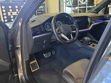 VW TOUAREG 3.0TDi R-LINE 4M IQ-L. ACC HuD PANO 360