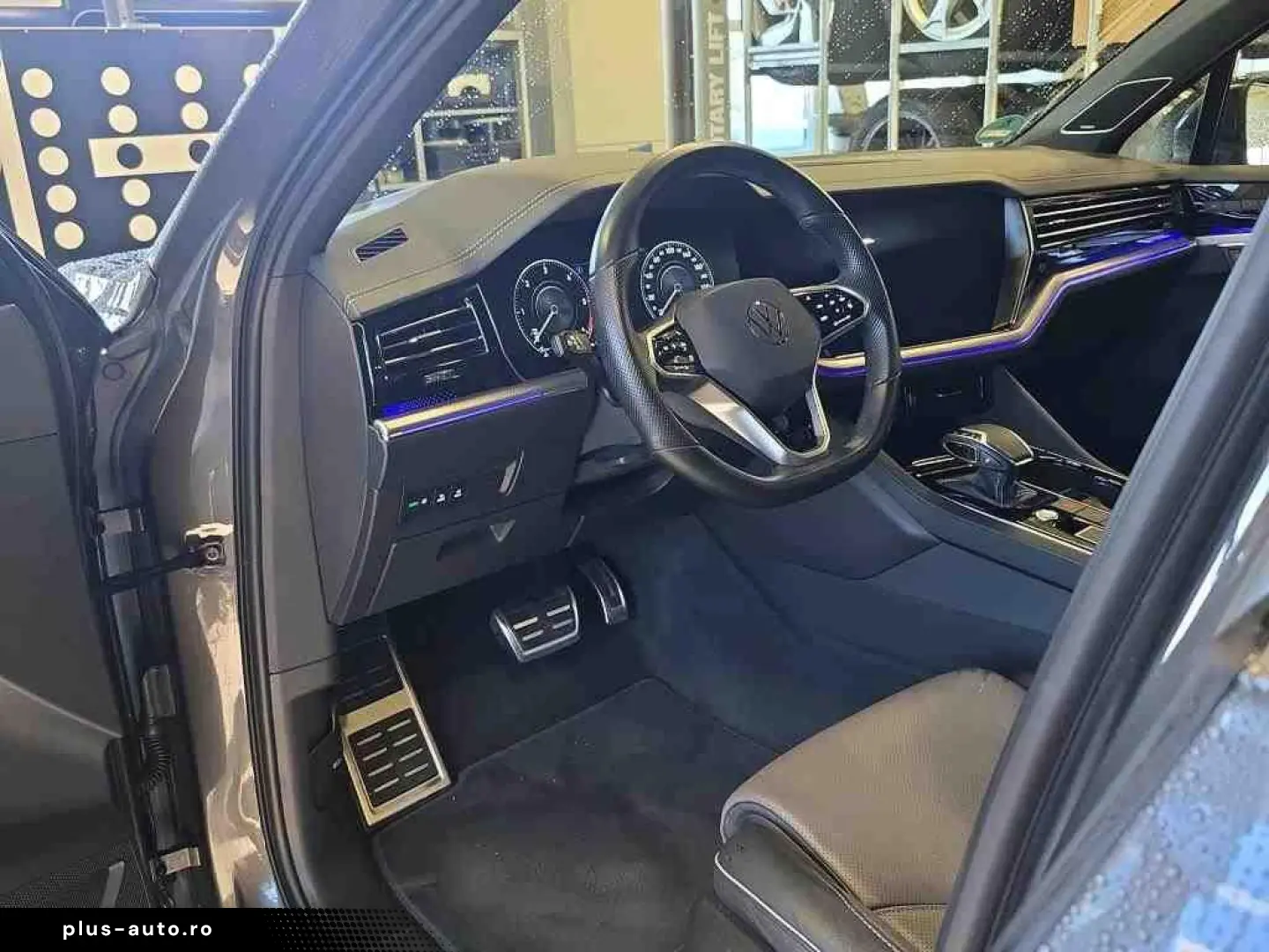 VW TOUAREG 3.0TDi R-LINE 4M IQ-L. ACC HuD PANO 360