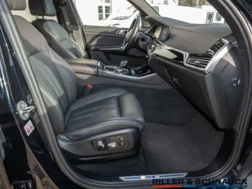 BMW X5 xDrive 40i M-Sport LASER PANO HUD LEDER H K M
