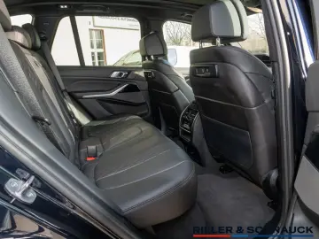 BMW X5 xDrive 40i M-Sport LASER PANO HUD LEDER H K M