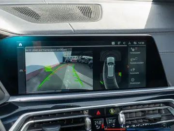 BMW X5 xDrive 40i M-Sport LASER PANO HUD LEDER H K M