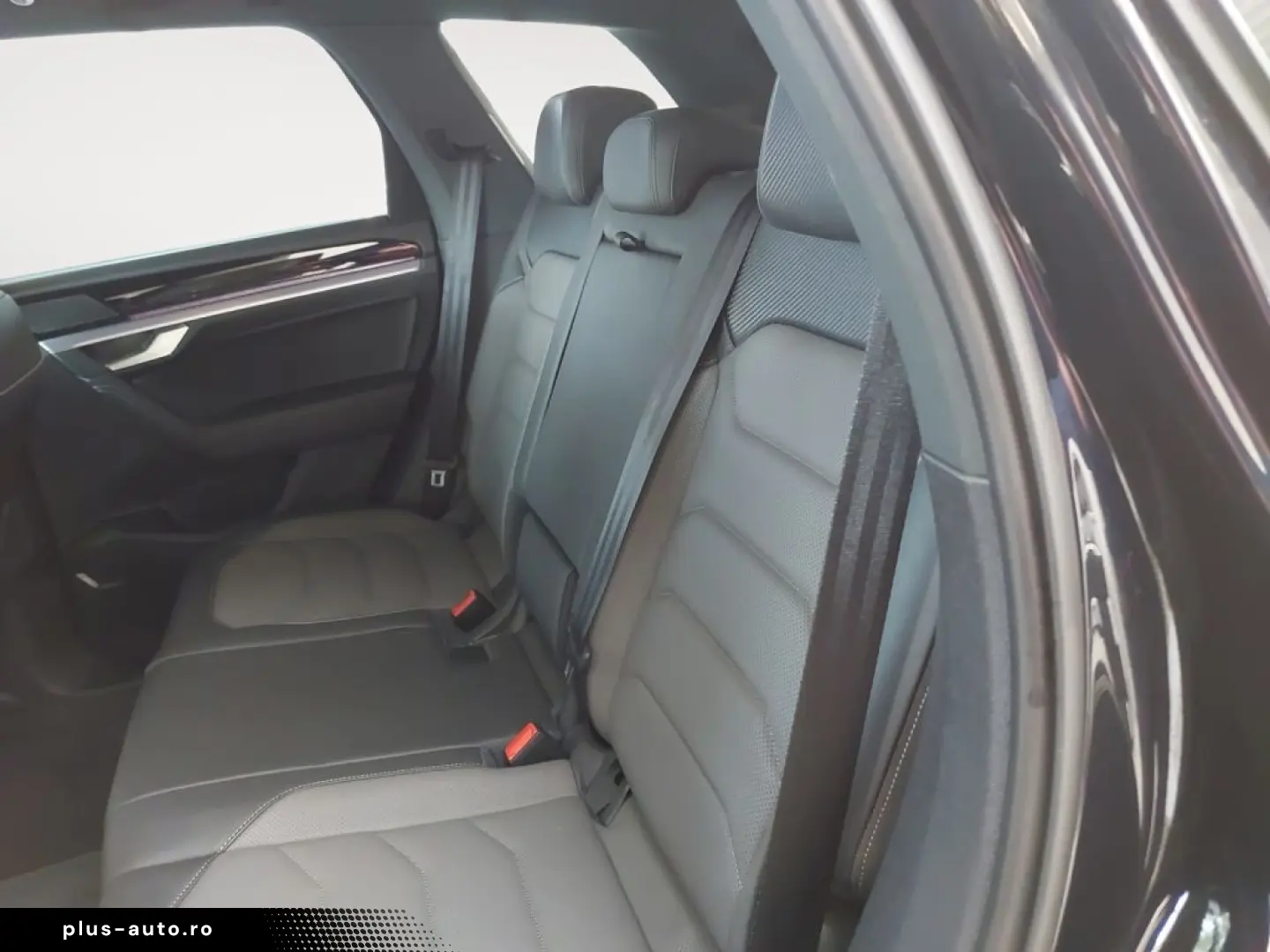 VW Touareg 3.0 V6 TDI 4Motion DPF Aut. R-Line