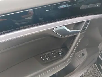 VW Touareg 3.0 V6 TDI 4Motion DPF Aut. R-Line