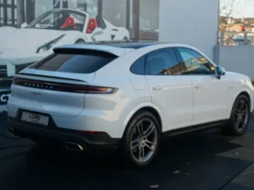 PORSCHE Cayenne Coupe E-Hybrid Luft HD Matrix BOSE 360