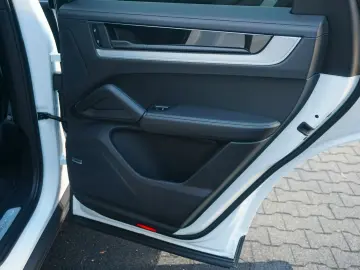 PORSCHE Cayenne Coupe E-Hybrid Luft HD Matrix BOSE 360