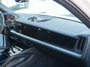 PORSCHE Cayenne Coupe E-Hybrid Luft HD Matrix BOSE 360