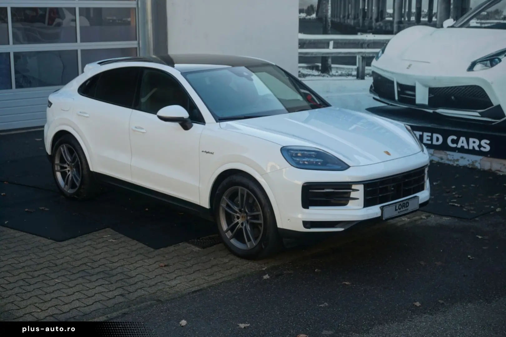 PORSCHE Cayenne Coupe E-Hybrid Luft HD Matrix BOSE 360