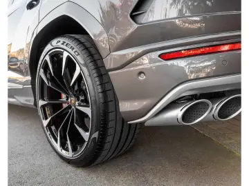 LAMBORGHINI Urus 4.0 V8 Auto. PANO 23 360  B&O HUD CARBON VO