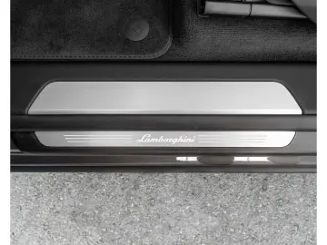 LAMBORGHINI Urus 4.0 V8 Auto. PANO 23 360  B&O HUD CARBON VO