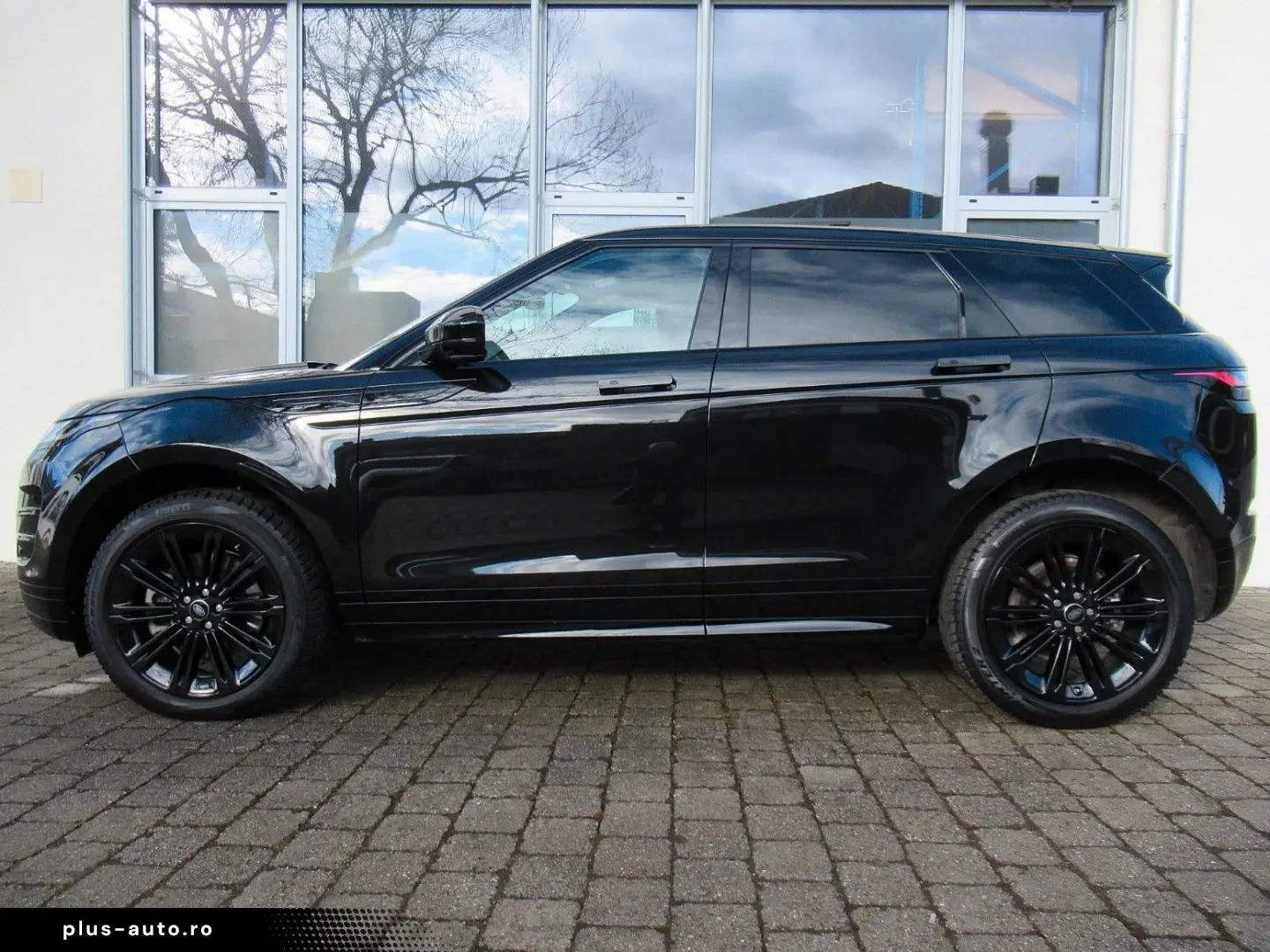 LAND ROVER MY25 NEW D200 DYN SE BLACK PANO 11 4 KEY 20`NP75