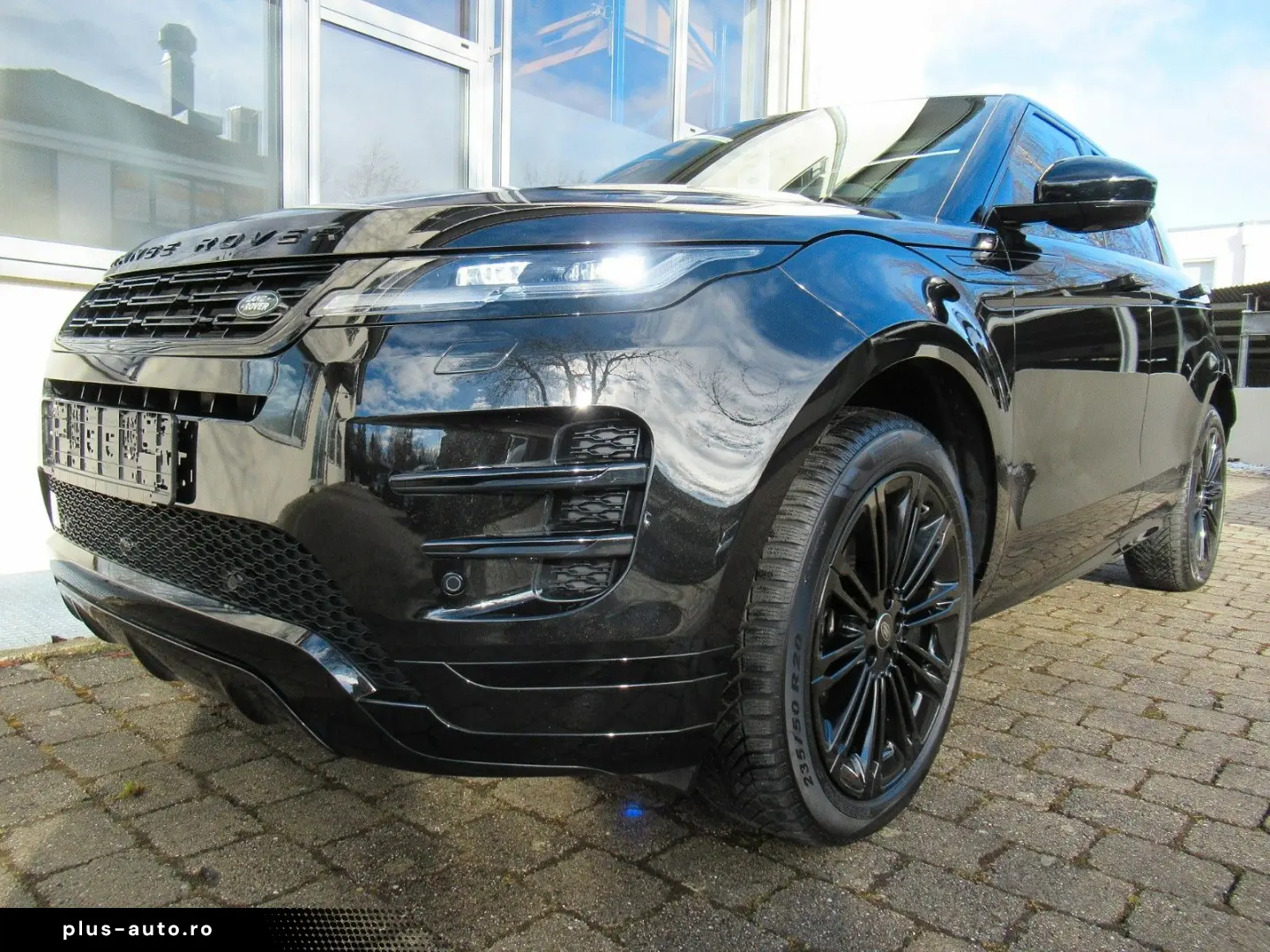 LAND ROVER MY25 NEW D200 DYN SE BLACK PANO 11 4 KEY 20`NP75