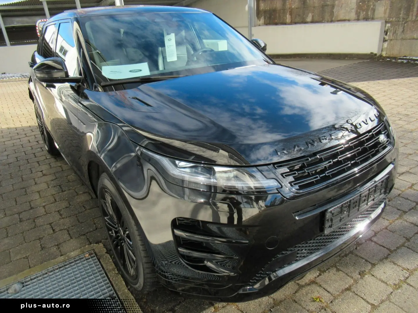 LAND ROVER MY25 NEW D200 DYN SE BLACK PANO 11 4 KEY 20`NP75