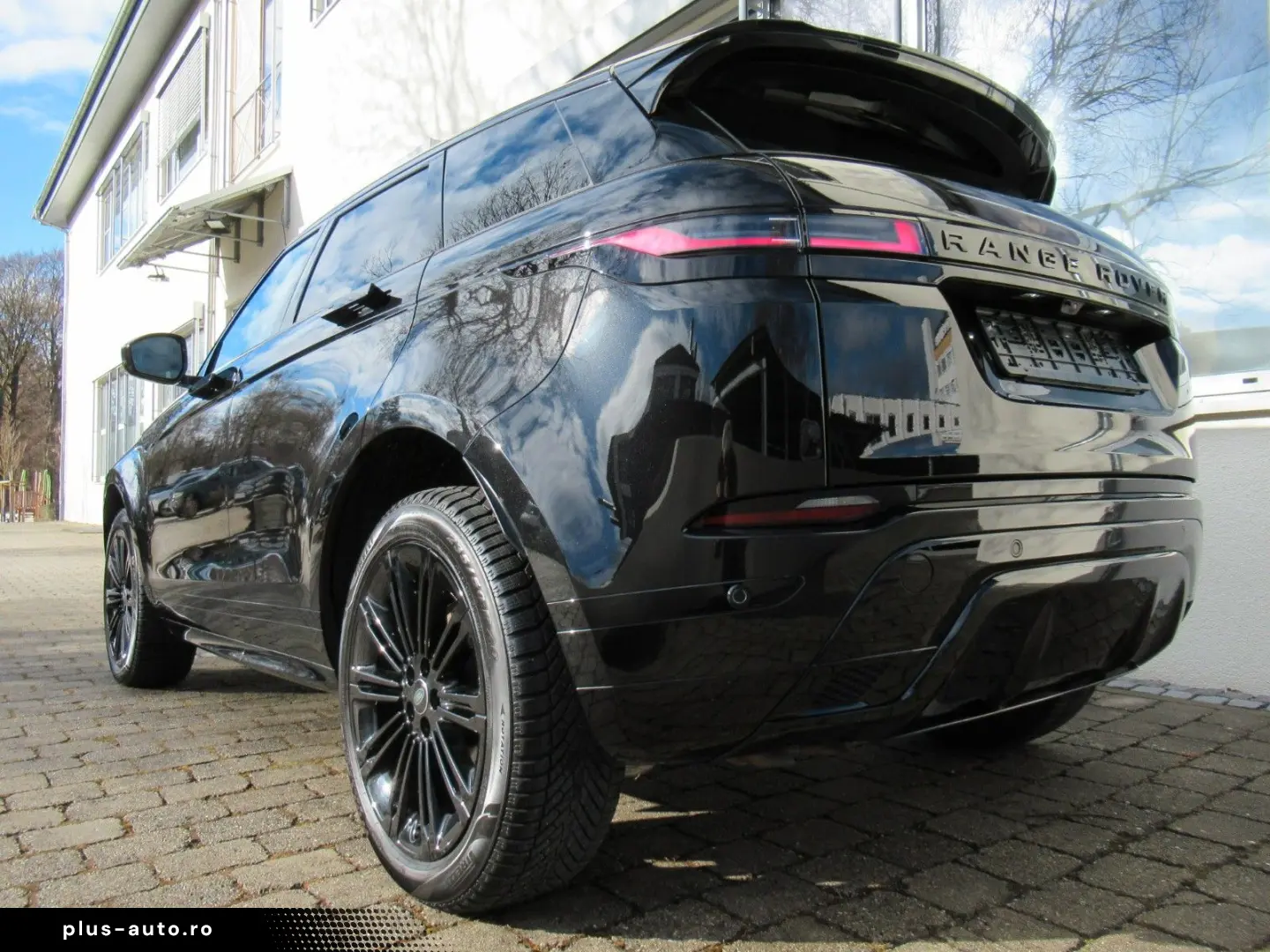 LAND ROVER MY25 NEW D200 DYN SE BLACK PANO 11 4 KEY 20`NP75