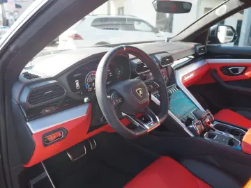 LAMBORGHINI Urus 4.0 V8  Rear Seat TV  4 Seats  Panorama