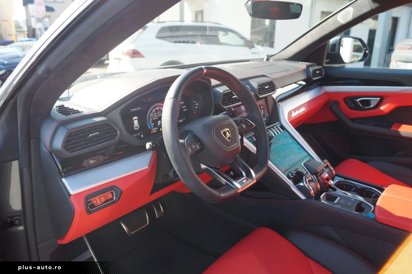 LAMBORGHINI Urus 4.0 V8  Rear Seat TV  4 Seats  Panorama