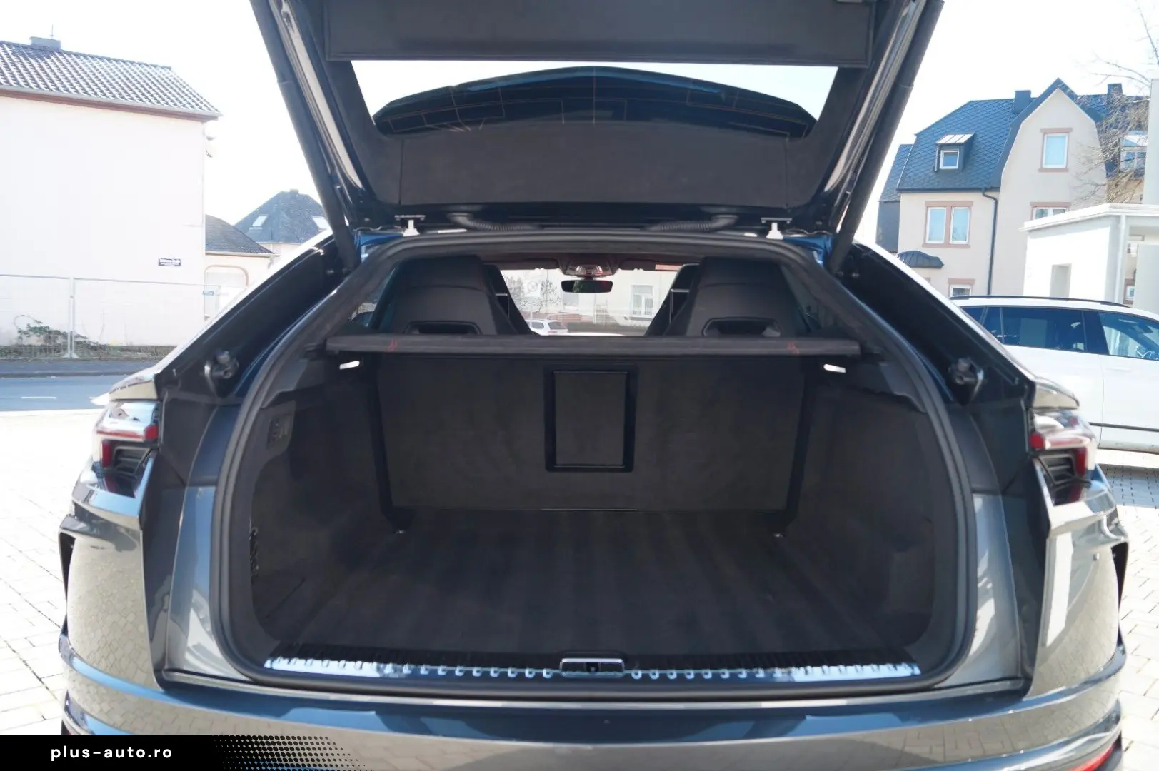 LAMBORGHINI Urus 4.0 V8  Rear Seat TV  4 Seats  Panorama