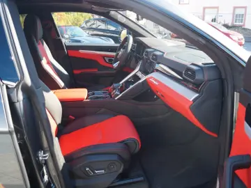 LAMBORGHINI Urus 4.0 V8  Rear Seat TV  4 Seats  Panorama