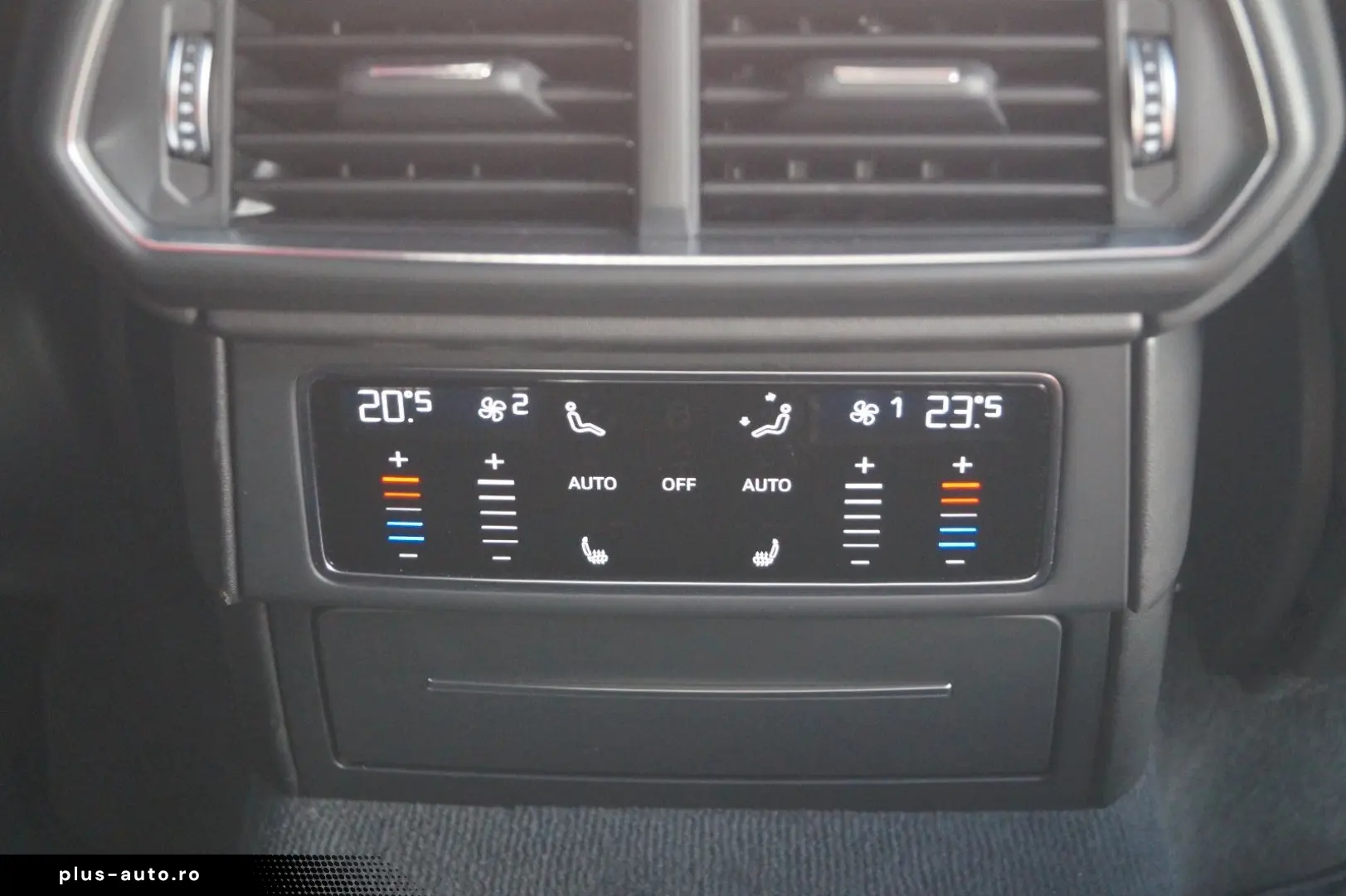 LAMBORGHINI Urus 4.0 V8  Rear Seat TV  4 Seats  Panorama