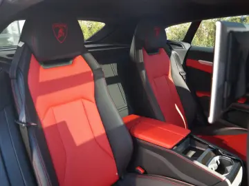 LAMBORGHINI Urus 4.0 V8  Rear Seat TV  4 Seats  Panorama