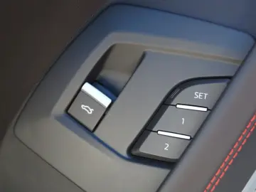 LAMBORGHINI Urus 4.0 V8  Rear Seat TV  4 Seats  Panorama