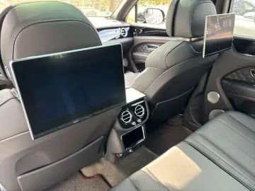 BENTLEY New Bentayga V8 S