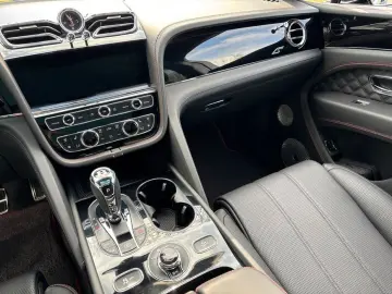 BENTLEY New Bentayga V8 S