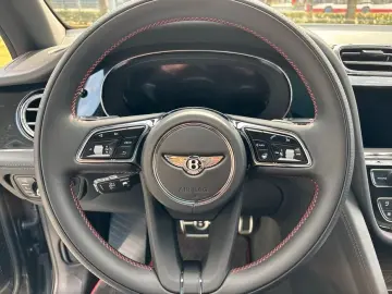 BENTLEY New Bentayga V8 S