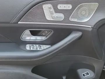 MERCEDES-BENZ GLE 300 d AMG Styling Nightpaket Pano 360  21