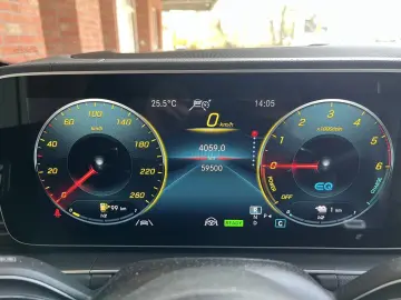 MERCEDES-BENZ GLE 350 de Coupe AMG Pano HeadUp Burmester