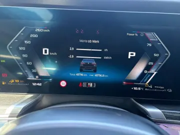 BMW M760e xDrive PRO M Perfor SkyL FondEnt Kristall