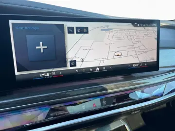 BMW M760e xDrive PRO M Perfor SkyL FondEnt Kristall