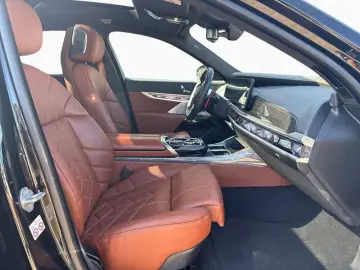 BMW M760e xDrive PRO M Perfor SkyL FondEnt Kristall