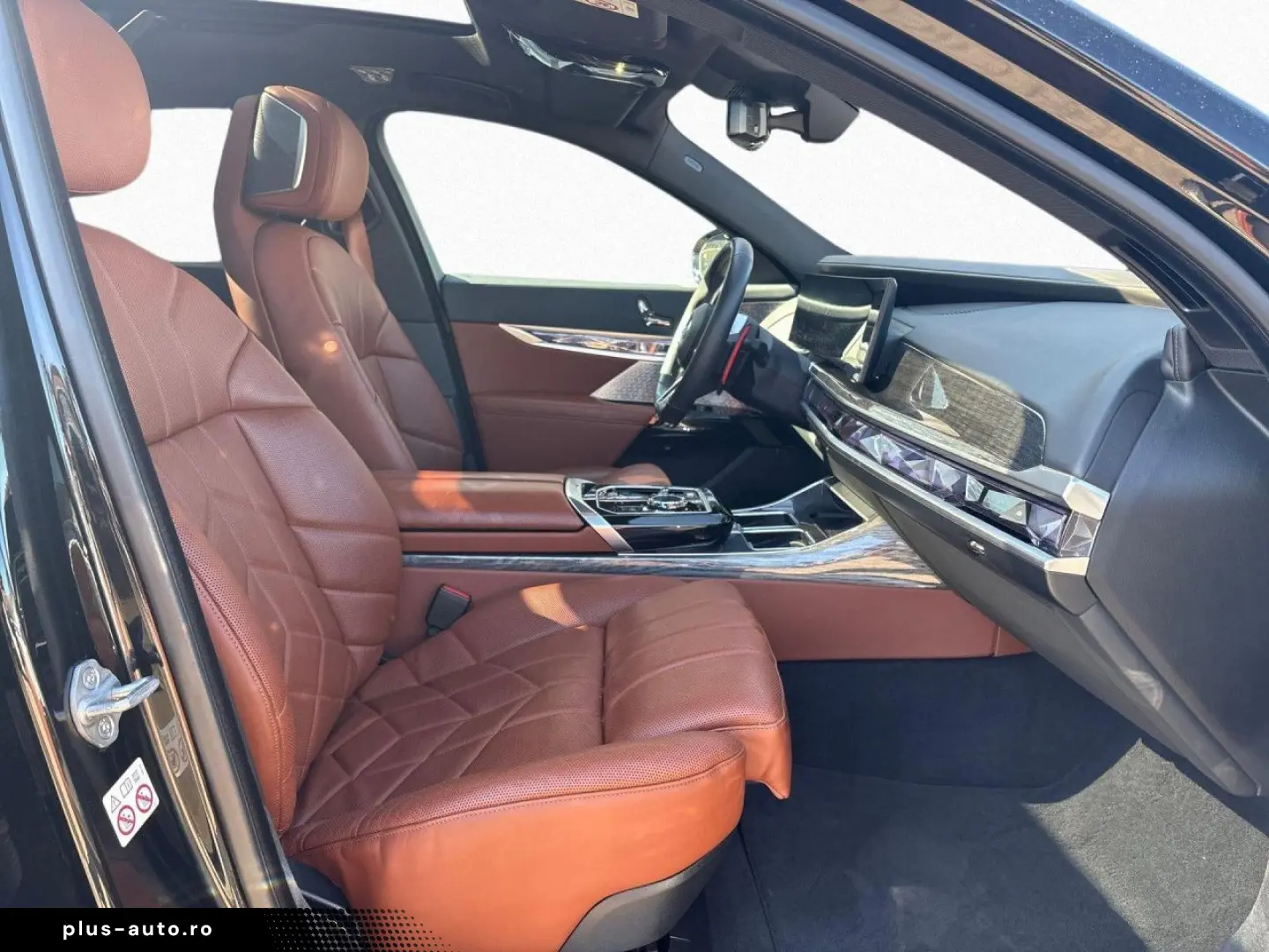 BMW M760e xDrive PRO M Perfor SkyL FondEnt Kristall