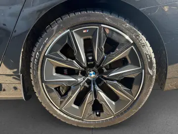 BMW M760e xDrive PRO M Perfor SkyL FondEnt Kristall