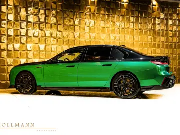 BMW M760e xDrive   by LARTE DESIGN   B&W   TV