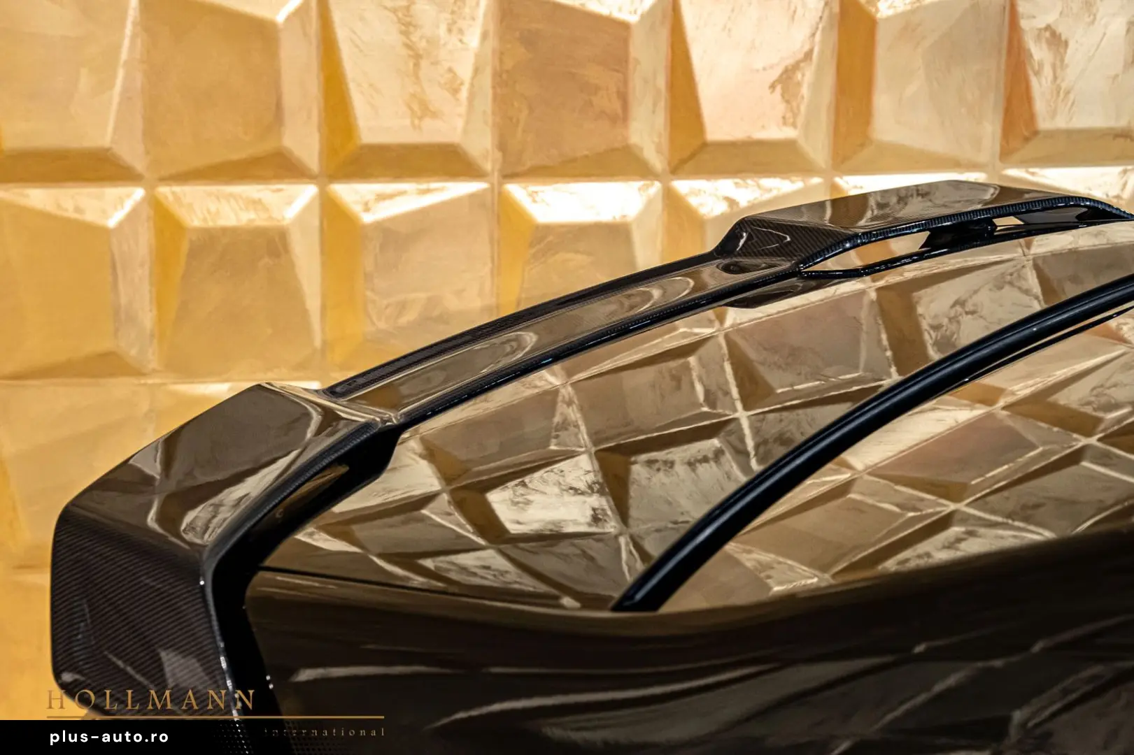 BMW M760e xDrive   by LARTE DESIGN   B&W   TV