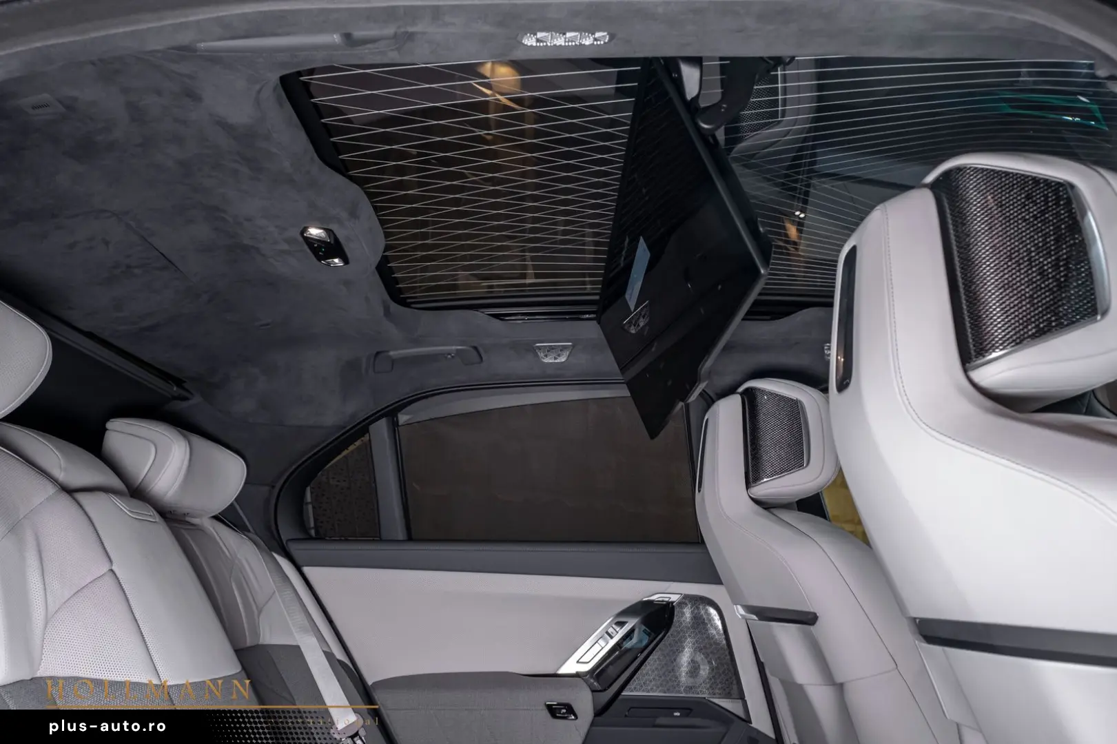 BMW M760e xDrive   by LARTE DESIGN   B&W   TV