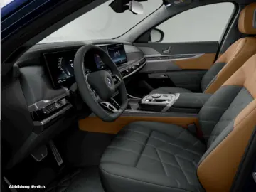 BMW M760e xDrive TV-Fond-Entertainment SkyLounge