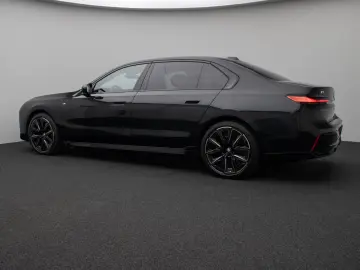 BMW i7 xD60 M-Sport HUD Pano 360 Massage ACC Soft 21