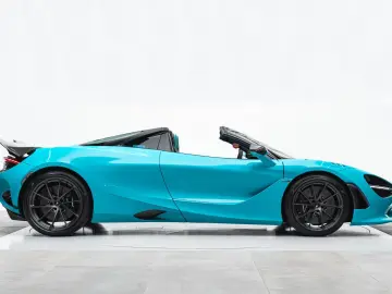 McLaren 750S Spider MSO TOKYO-CYAN
