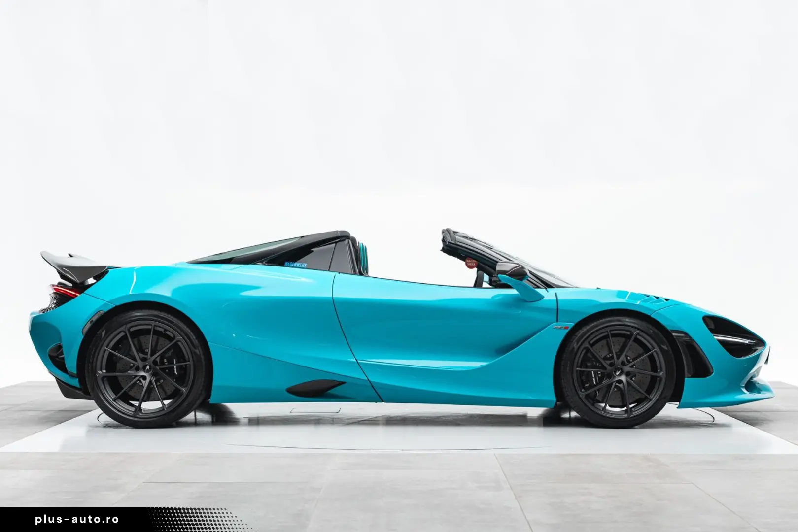 McLaren 750S Spider MSO TOKYO-CYAN