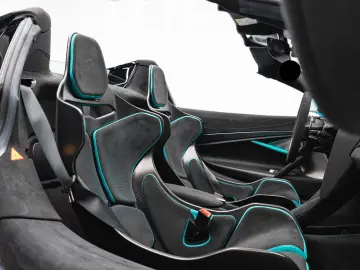 McLaren 750S Spider MSO TOKYO-CYAN